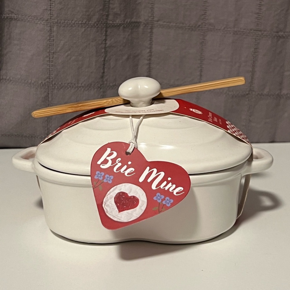 New Brie cheese bakeware/ Heart shaped Brie cheese casserole. - Picture 5 of 5